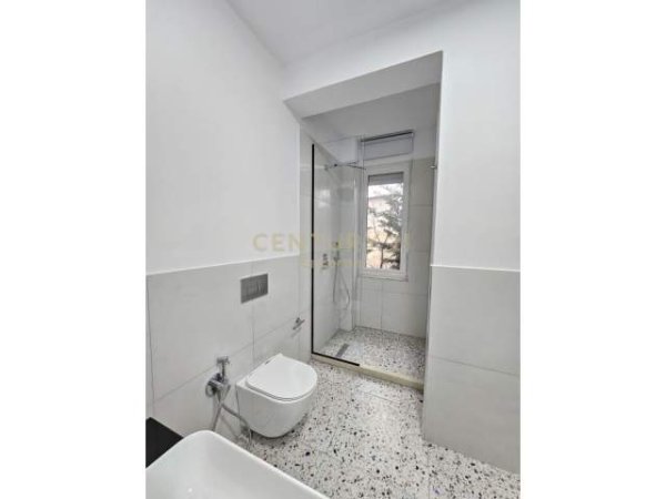 Tirane, jepet me qera apartament 100 m² 650 Euro