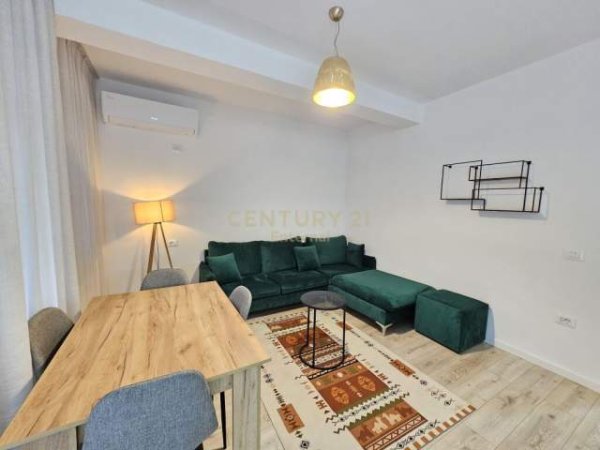 Tirane, jepet me qera apartament 2+1+BLK Kati 1, 105 m² 650 Euro (3 min larg Fakultetit Ekonomik)