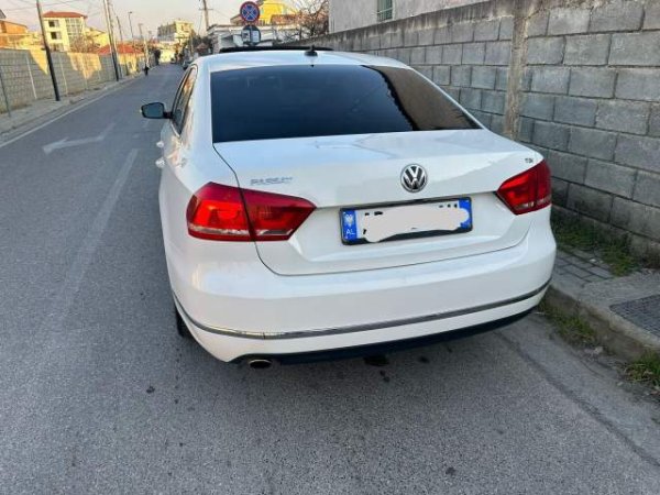 Tirane, shitet makine Volkswagen Passat Viti 2013, 8.300 euro