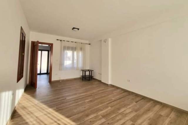 Korce, jepet me qera Vile 2 kateshe 279 m²  (Rruga Ilia Lara)