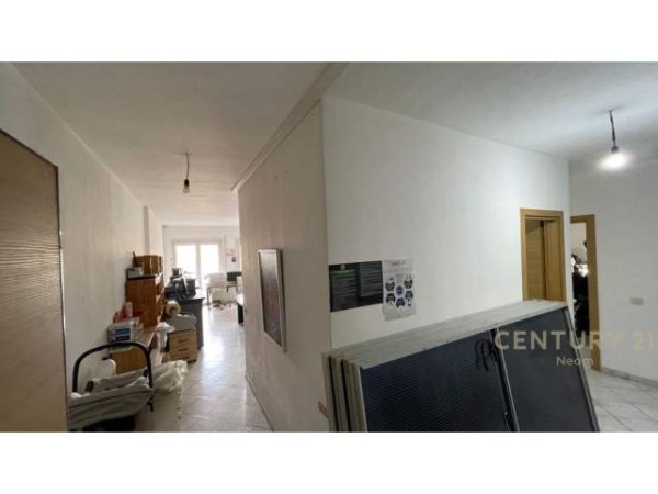 Tirane, jepet me qera ambjent biznesi Kati 1, 97 m² 900 Euro (Liqeni i Thate)