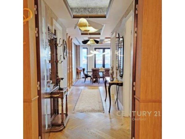 Tirane, jepet me qera Penthouse 5+1+A+BLK Kati 10, 436 m² 7.500 Euro (Square 21, rruga e Kavajes)