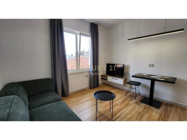 Tirane, jepet me qera garsonier 1+1 Kati 5, 35 m² 400 Euro (SHKOLLA E BALETIT)