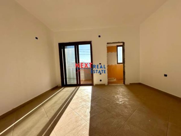 Vlore, shitet apartament 3+1+BLK Kati 12, 188 m² 180.000 Euro (“Albano-Romina”)