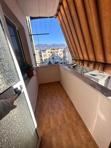 Apartanent 2+1 per qira tek Fortuzi Tirane