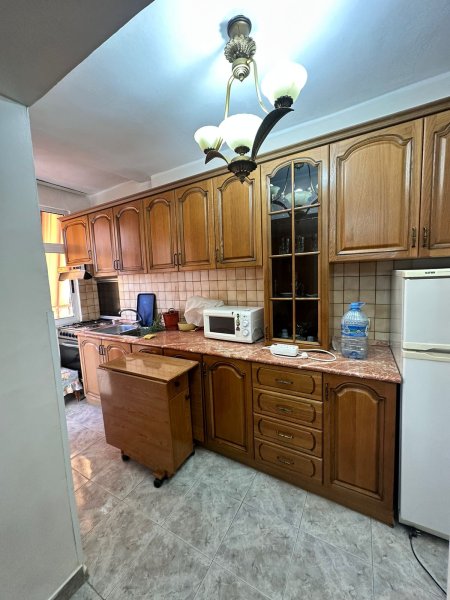 Apartanent 2+1 per qira tek Fortuzi Tirane