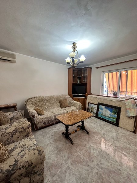 Apartanent 2+1 per qira tek Fortuzi Tirane