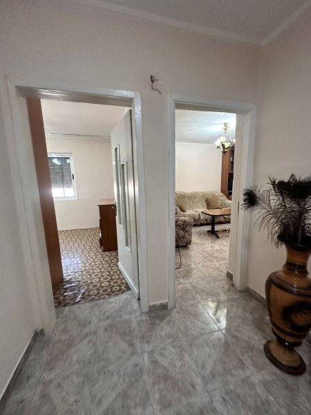 Apartanent 2+1 per qira tek Fortuzi Tirane