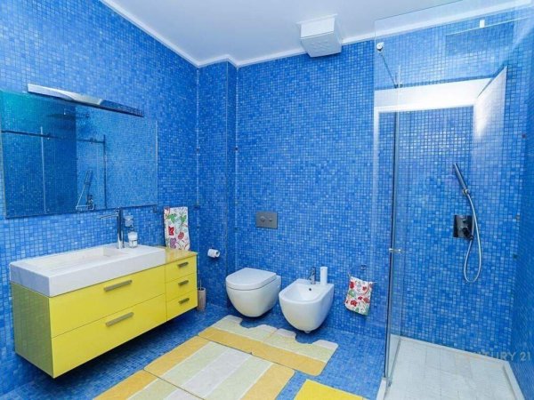 Tirane, jap me qera apartament 2+1+2+BLK 203 m² 1.600 Euro (Liqeni i Thatë)