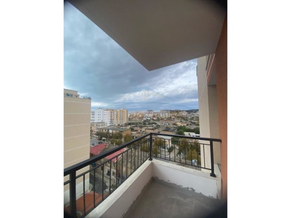 Vlore, shitet apartament 2+1 Kati 5, 102 m² 137.000 Euro (Rruga Pelivan Leskaj, Qender)