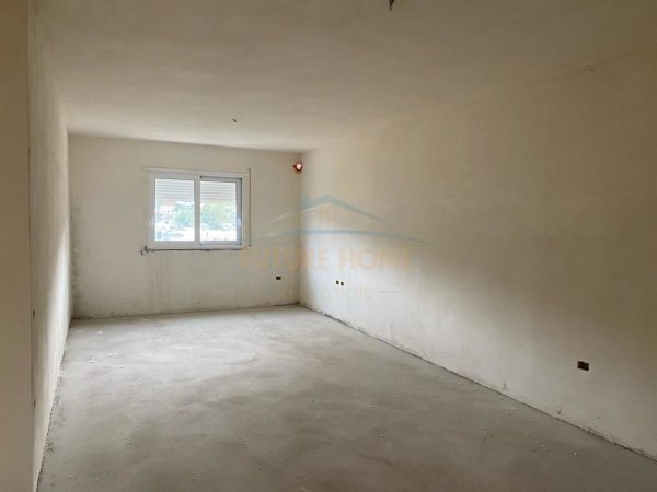 Vlore, shitet apartament 2+1 Kati 5, 102 m² 137.000 Euro (Rruga Pelivan Leskaj, Qender)