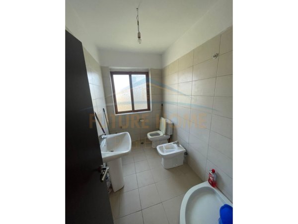 Shitet, Apartament 2+1, Laprake