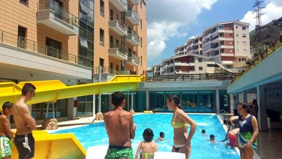 Vlore, jap me qera apartament ne plazh 1+1+A+BLK Kati 2, 60 m² 55 Euro/nata (UJE I FTOHTE)