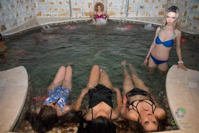 Vlore, jap me qera apartament Kati 3, 75 m² 65 Euro (UJE I FTOHTE)