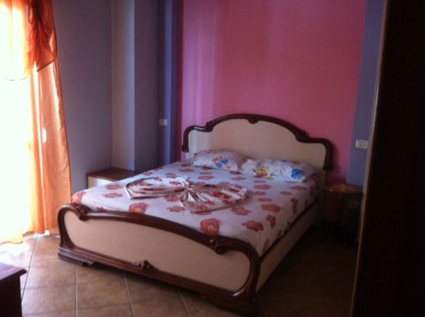 Durres, jap me qera apartament Kati 1, 60 m² 1 Euro (Gjith plazhi durrsit)