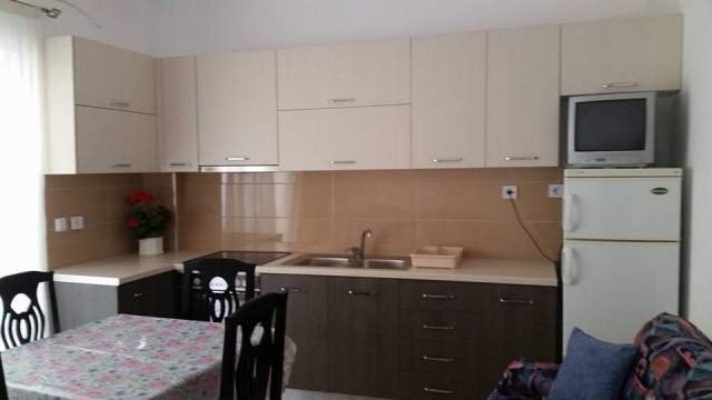 Sarande, jap me qera apartament Kati 2, 25 Euro/nata (Lagja Koder)