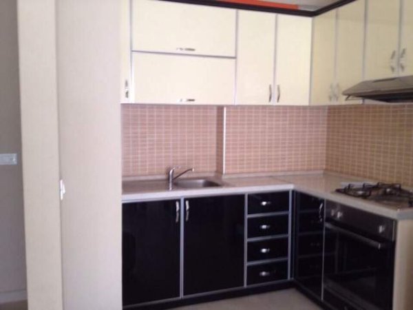 Vlore, jap me qera apartament 1+1+BLK Kati 2, 60 m² 35 Euro (Uji i ftohte)