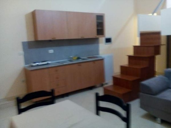 Dhoma  plazhi Vlore  Kati 1,  njera 35 m² tjetra 55 m²  cmimi  30 mije Leke/nata (Lagjia Uji i ftohet 7 pallatet 30 metra larg detit)