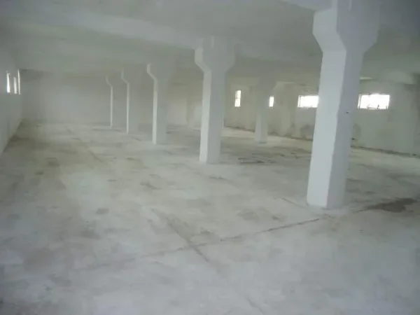 Durres, jap me qera magazine Kati 0, 400 m² (Shkozet)