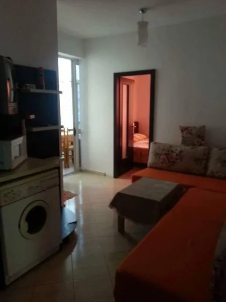 Durres, jap me qera apartament 1+1+BLK Kati 3, 42 m² 15-20 Euro/nata (PLAZHI ILIRIA)
