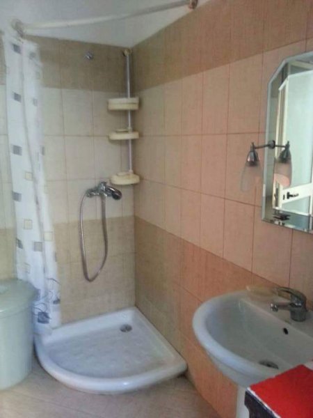 Durres, jap me qera apartament 1+1+BLK Kati 3, 42 m² 15-20 Euro/nata (PLAZHI ILIRIA)