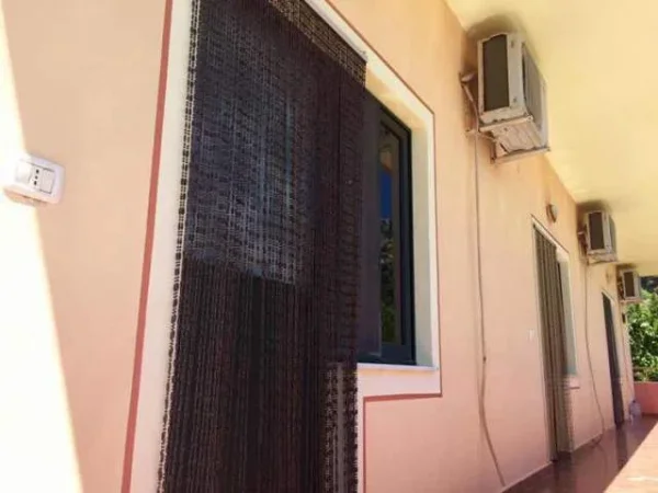 Shengjin jap me qera dhome ne plazh Kati 1, 40m² 25 Euro (Portit Shengjin)