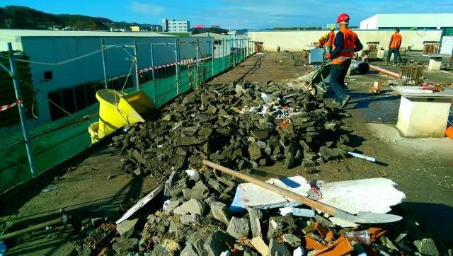 Tirane, - ofrojme sherbime:rikonstruktime,ndertime,shtrim me pllaka