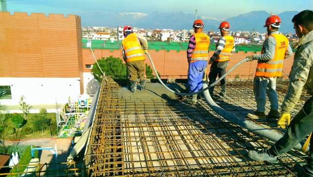 Tirane, - ofrojme sherbime:rikonstruktime,ndertime,shtrim me pllaka