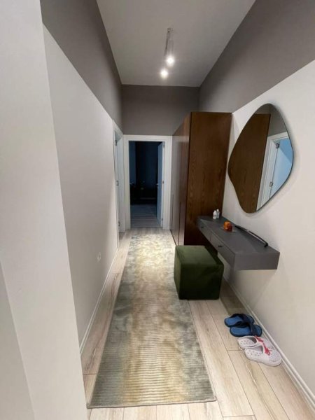 Tirane, jepet me qera apartament 1+1 Kati 10, 75 m² 600 Euro