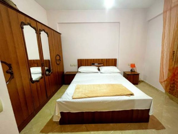 Vlore, jepet me qera apartament ne plazh 1+1+BLK 60 m² 2.500 Leke (Lungomare)