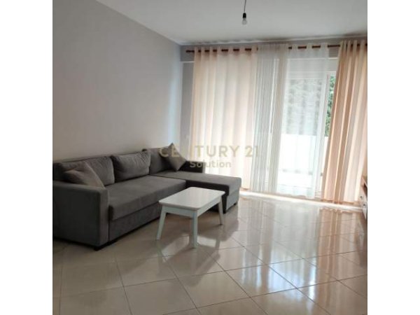 Tirane, jepet me qera apartament 2+1+BLK Kati 1, 120 m² 350 Euro (Rruga Hamdi Sina)