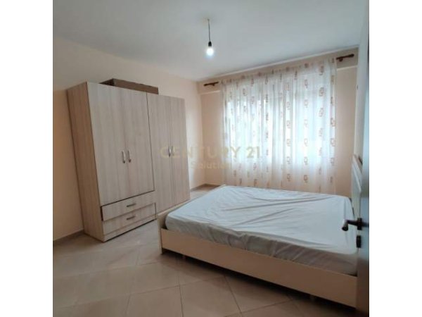 Tirane, jepet me qera apartament 2+1+BLK Kati 1, 120 m² 350 Euro (Rruga Hamdi Sina)