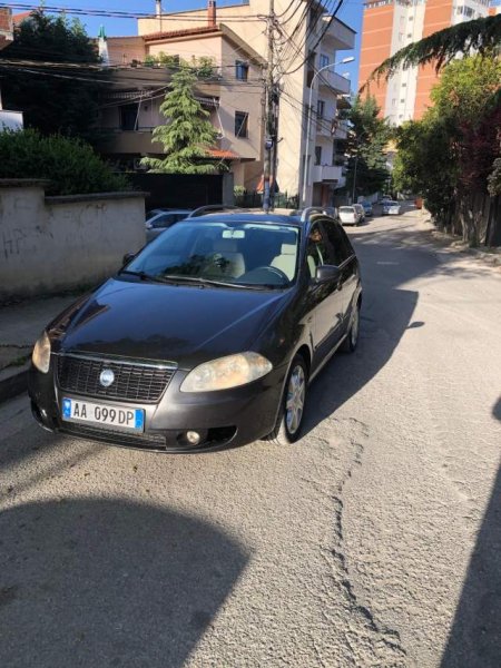 Tirane, shitet makine karavan Fiat Croma Viti 2006, 2.300 Euro