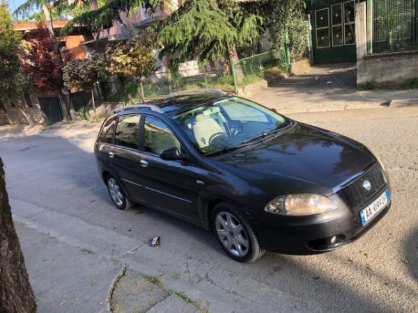 Tirane, shitet makine karavan Fiat Croma Viti 2006, 2.300 Euro