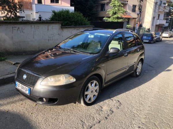 Tirane, shitet makine karavan Fiat Croma Viti 2006, 2.300 Euro