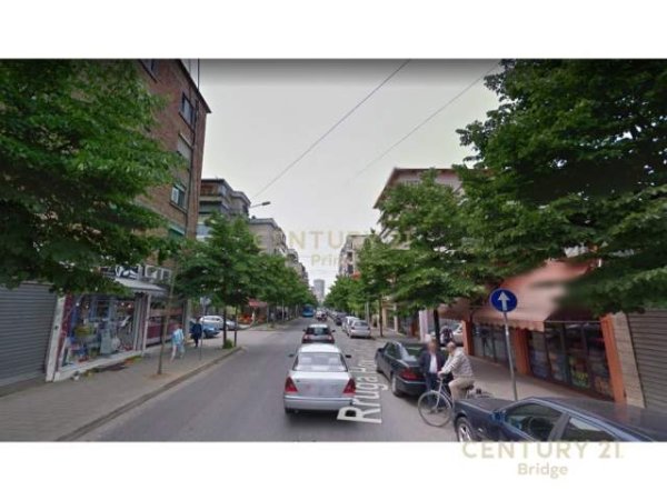 Tirane, shes truall 292 m² 400.000 Euro (Rr Hoxha Tahsim)