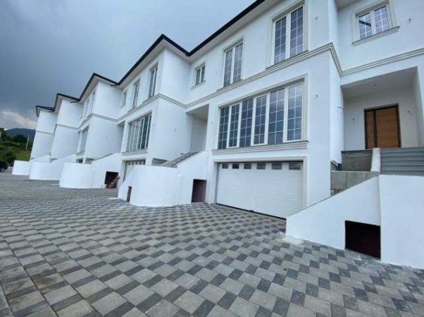 Tirane, shitet Vile 3 Katshe Kati 0, 572 m² 450.000 Euro (Farke)