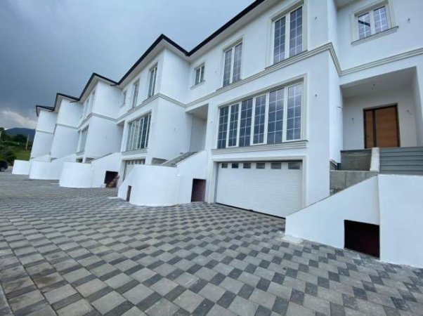 Tirane, jepet me qera Vile 3+1+A+BLK Kati 0, 572 m² 1.500 Euro (Farke)