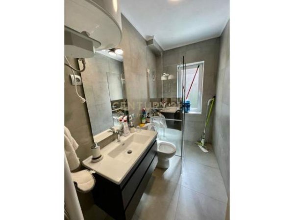 Tirane, jepet me qera apartament 1+1+BLK Kati 2, 56 m² 450 Euro (Rruga e Kavajes)