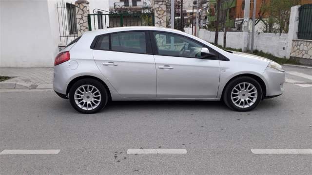 Shqiperi, shes makine Fiat BRAVO Viti 2009, 2.900 Euro