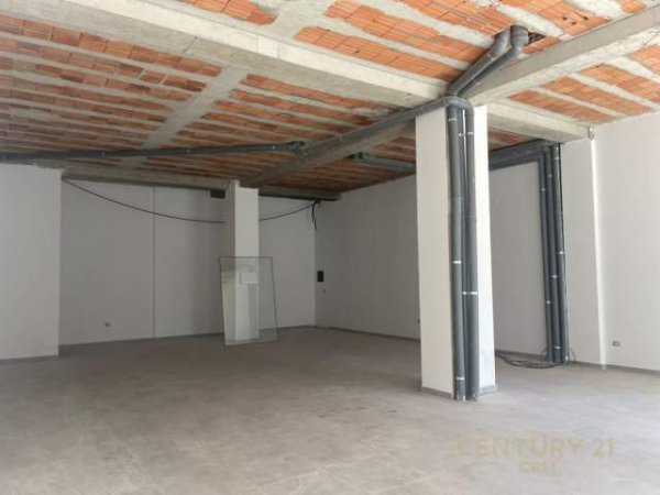 Tirane, jap me qera ambjent biznesi Kati 0, 143 m² 2.000 Euro (Hipoteka)