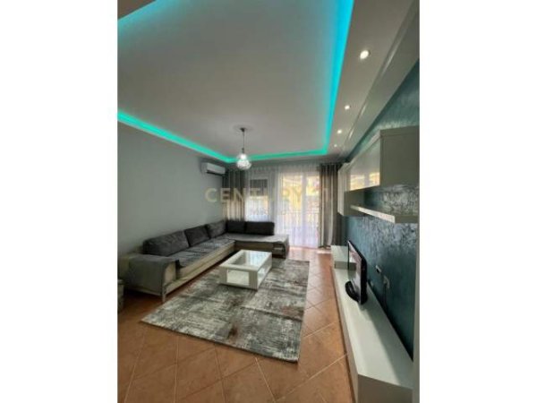 Tirane, jepet me qera apartament 3+1+A+BLK Kati 4, 125 m² 600 Euro (Komuna e parisit)