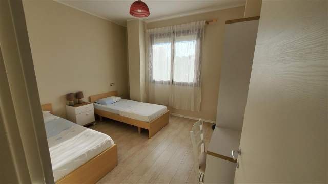 Durres, jap me qera apartament me afat te gjate, 2+1+A+BLK Kati 10, 90 m2, 45.000 leke (Sefer Efendi)