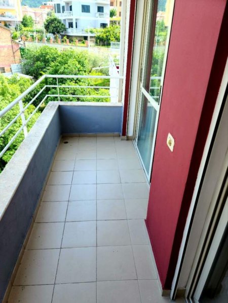Tirane, jepet me qera apartament 1+1 Kati 4, 74 m² 350 Euro (Kopshti Botanik)