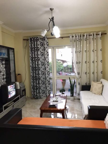 Tirane, jepet me qera apartament 1+1+BLK Kati 2, 70 m² 30.000 Leke (NELA 6, YZBERISHT)
