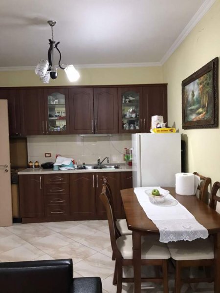 Tirane, jepet me qera apartament 1+1+BLK Kati 2, 70 m² 30.000 Leke (NELA 6, YZBERISHT)