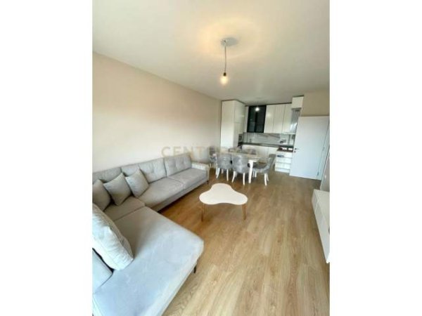Tirane, jepet me qera apartament1+1 te Farmacia 10 ARLIS, 64 m² 400 Euro