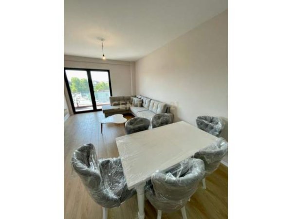 Tirane, jepet me qera apartament1+1 te Farmacia 10 ARLIS, 64 m² 400 Euro