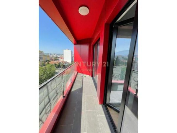 Tirane, jepet me qera apartament1+1 te Farmacia 10 ARLIS, 64 m² 400 Euro