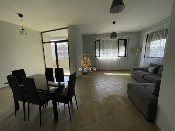 Tirane, jap me qera apartament Kati 2, 110 m² 400 Euro (Fresku)